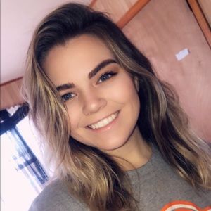 Meet your Posher, Rebecca